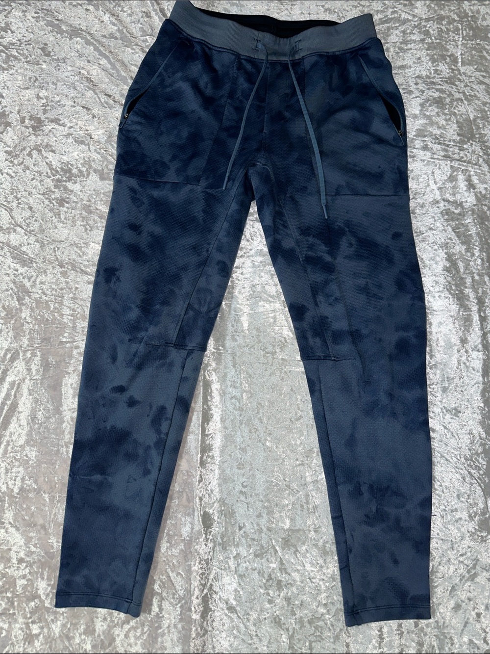 Lululemon Textured Tech Pants size medium